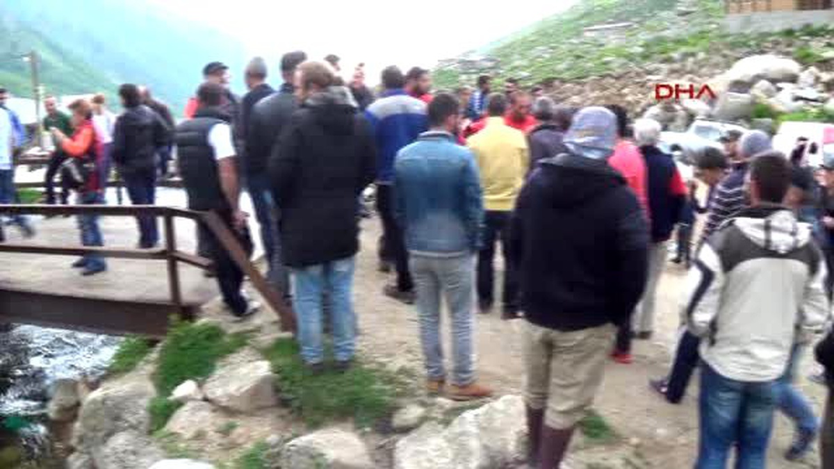 Rize Fırtına Vadisi?nde ?yeşil Yol? Protestosu