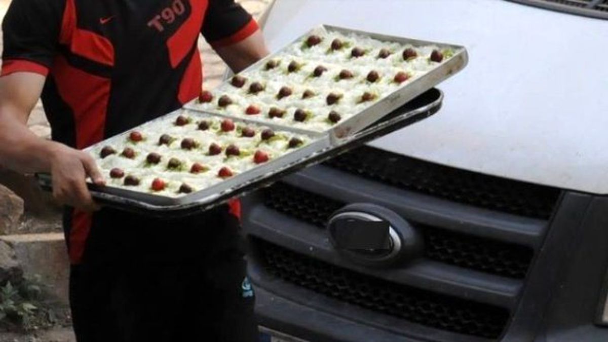 Tatlı Çeşitlerinin Üstü Açık Taşınması Tepkilere Neden Oldu
