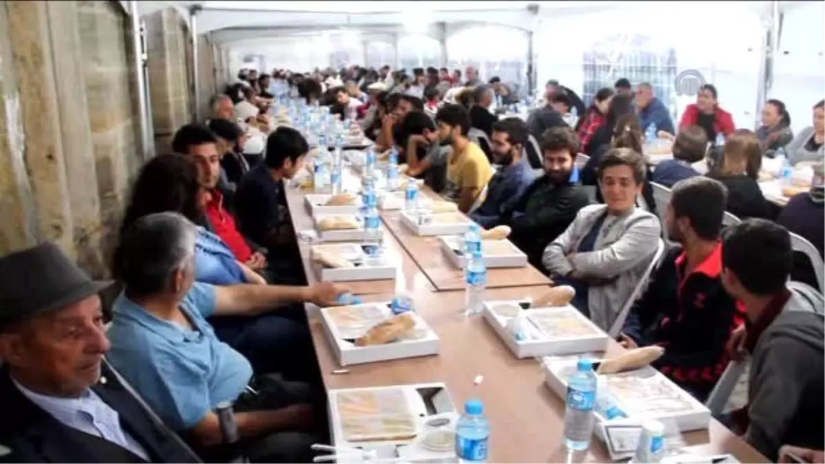 Türkiye Hahambaşılığı Vakfı İftar Verdi