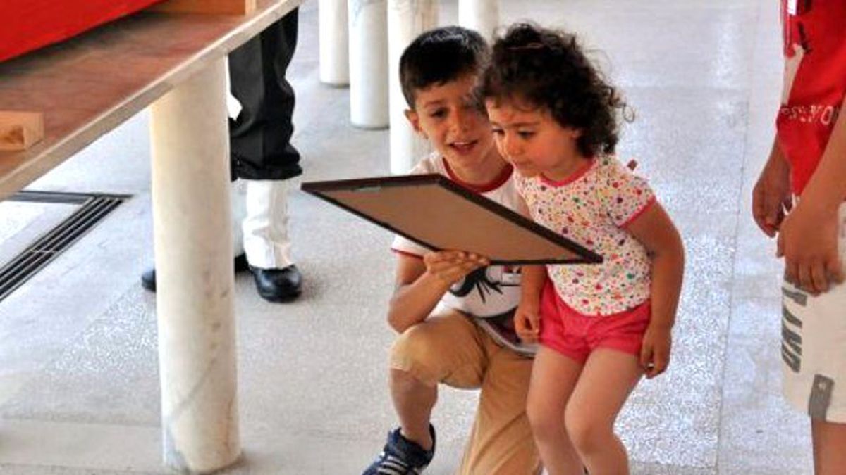 3 Yaşındaki Azra, Şehit Babasını Öperek Uğurladı