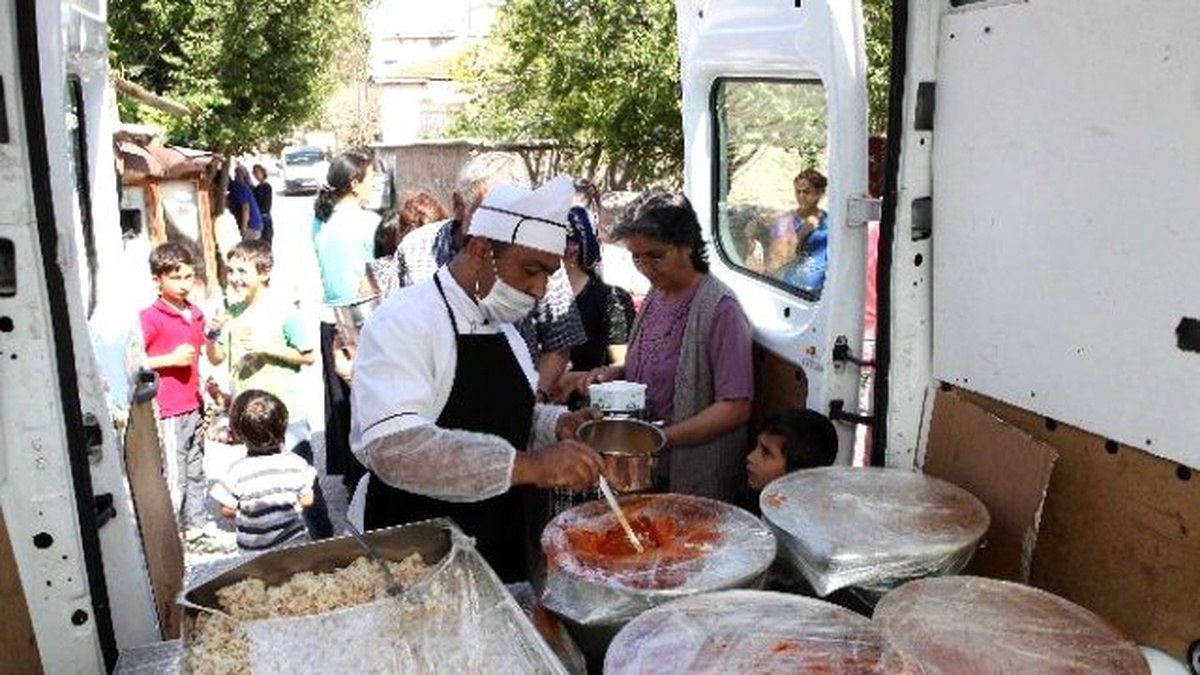 600 Kişinin İftar Sofrasını Yenimahalle Kuruyor