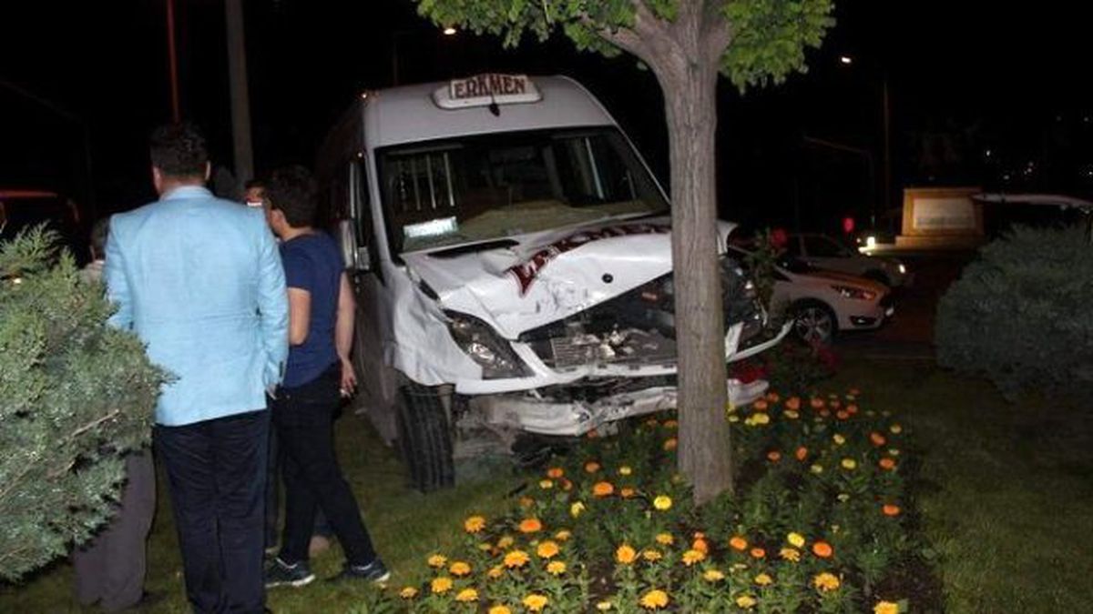 Afyonkarahisar\'da Trafik Kazası: 5 Yaralı