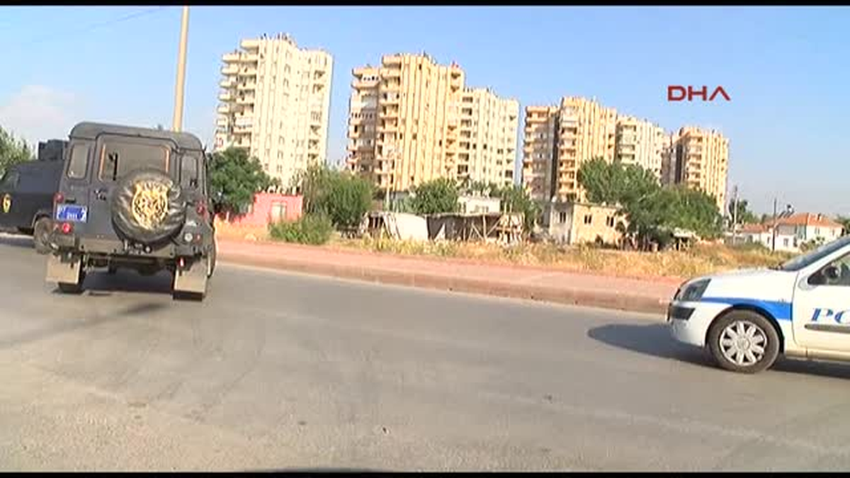 Antalya Uyuşturucu Almaya Gelen Oğlu Gasp Ettiler, Babayı Rehin Aldılar