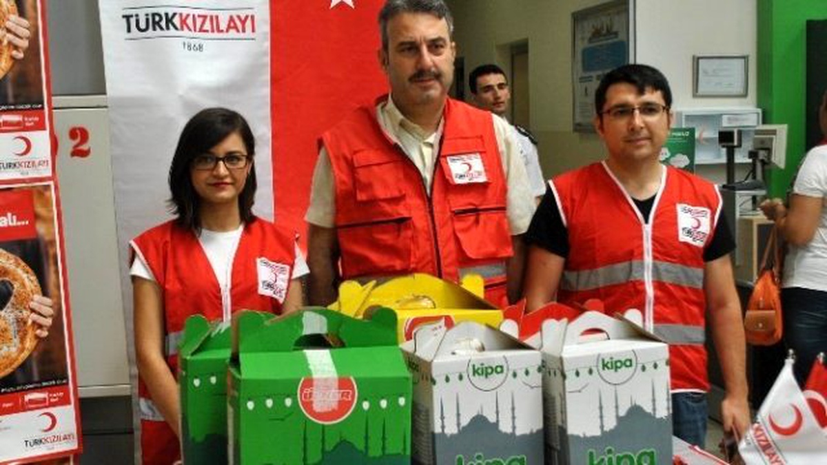 Aydın Kızılay\'dan \'Bazı Şeyler Gönülden Kopmalı\' Kampanyası