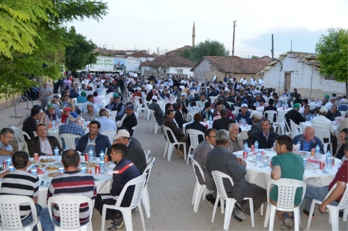 Babalar Günü\'nde Hüseyin Akay \'Çiftçi Babası\' İlan Edildi