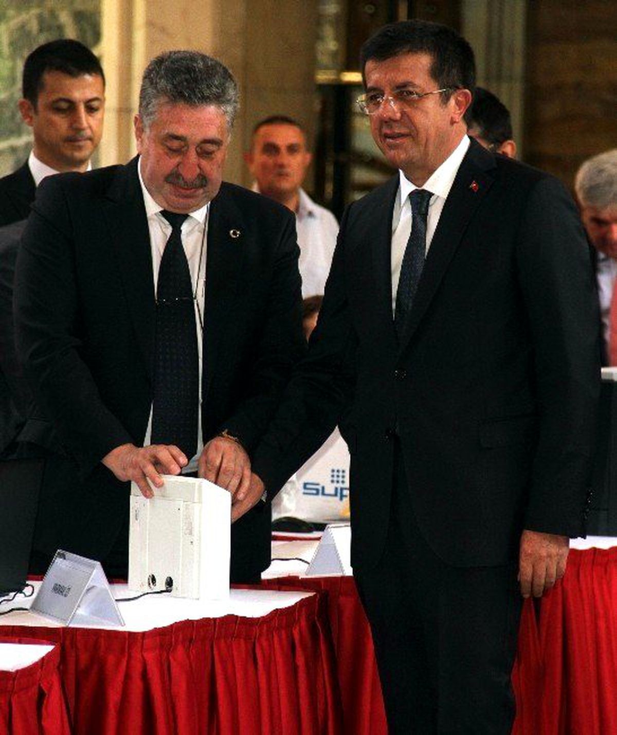 Bakan Zeybekci\'den Koaliysyon Değerlendirmesi