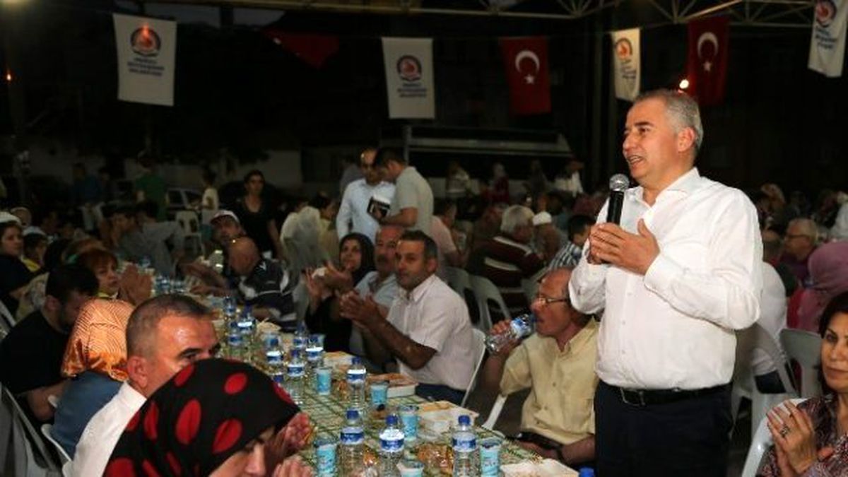 Başkan Zolan Karaman\'da Düzenlenen İftar Sofrasında Vatandaşlarla Buluştu