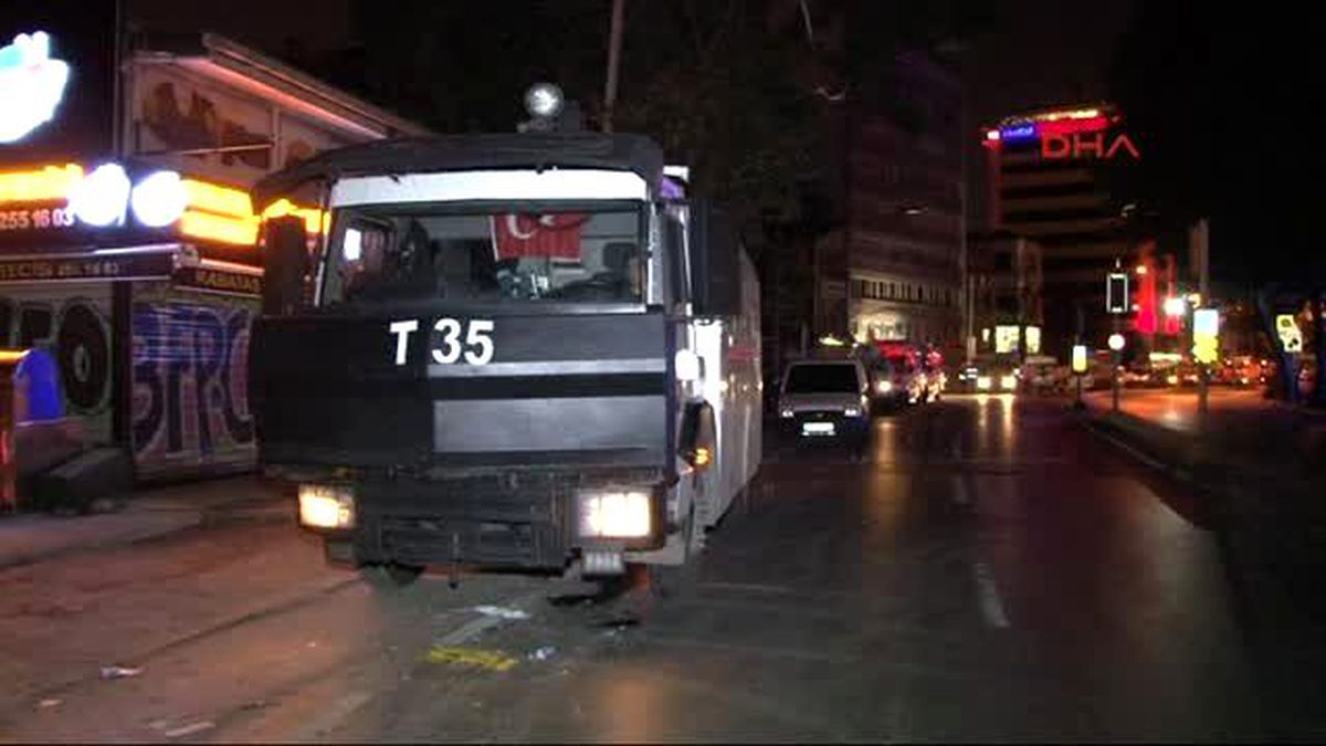 Beyoğlu'nda Şafak Vakti Yıkım Operasyonu