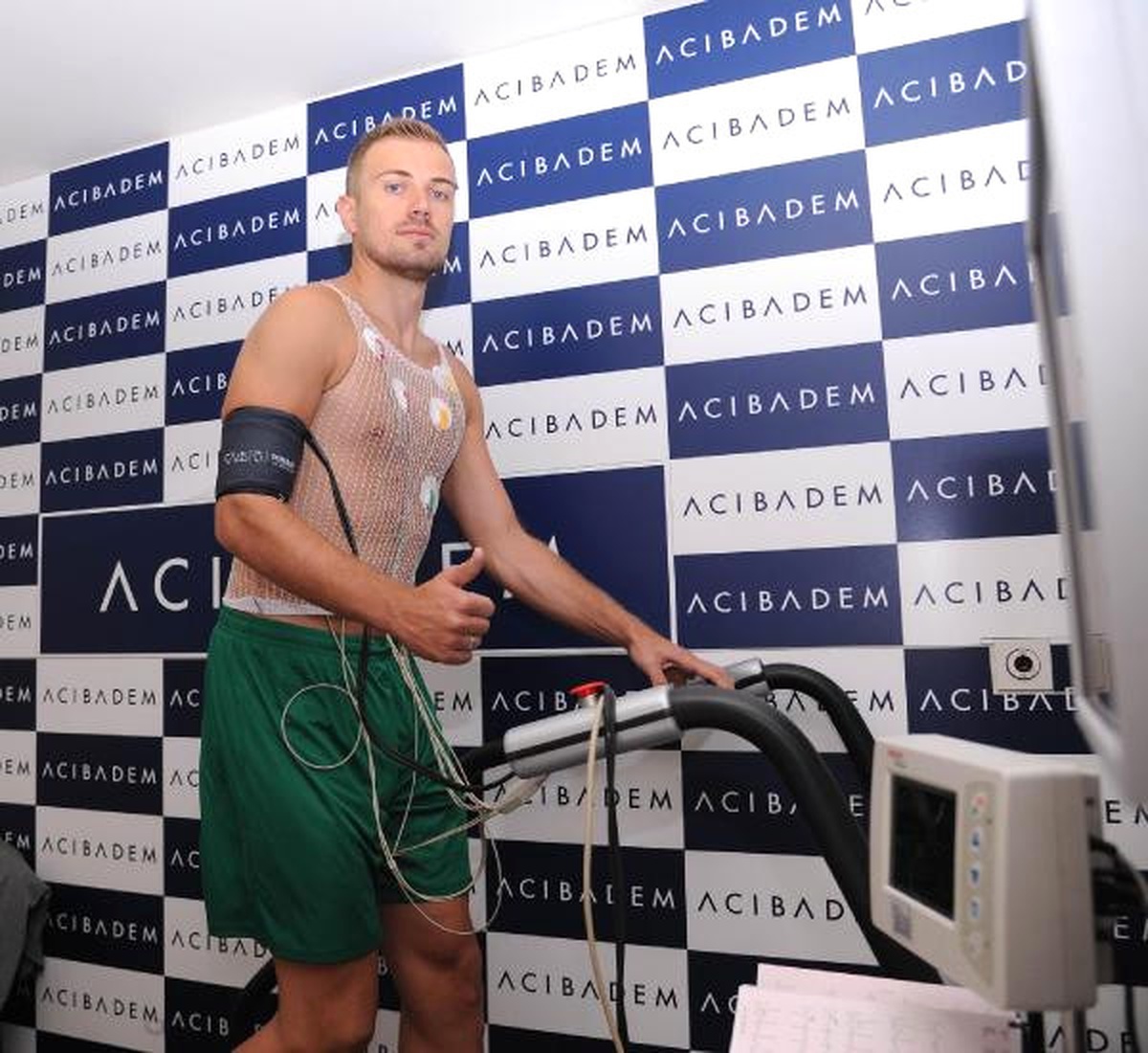 Bursaspor\'da Mert Günok Sağlık Kontrolünden Geçti