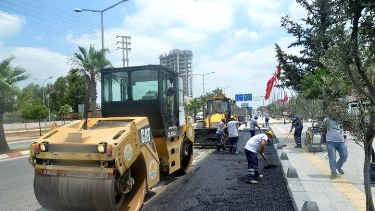 Büyükşehir\'den Günde Bin 200 Ton Asfalt Hizmeti