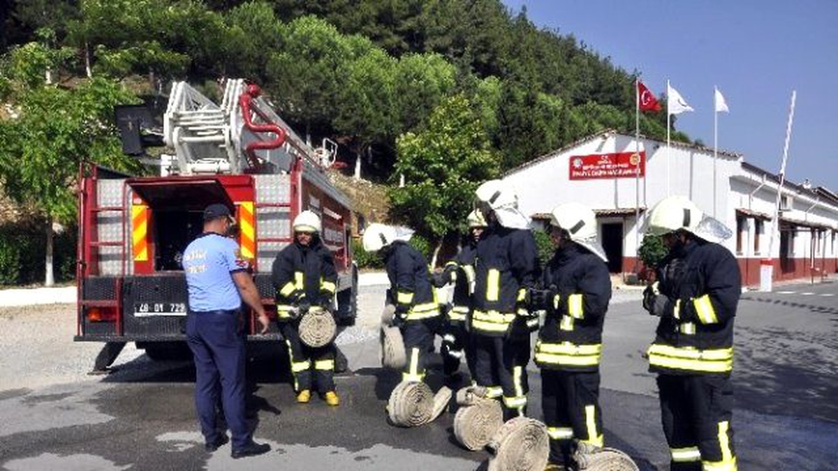 Büyükşehir İtfaiyesi Eğitimlerini Sürdürüyor