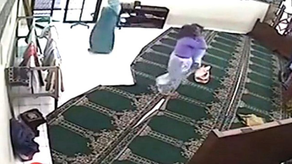 Camide Hırsızlık Yapan Kadın Yakayı Ele Verdi