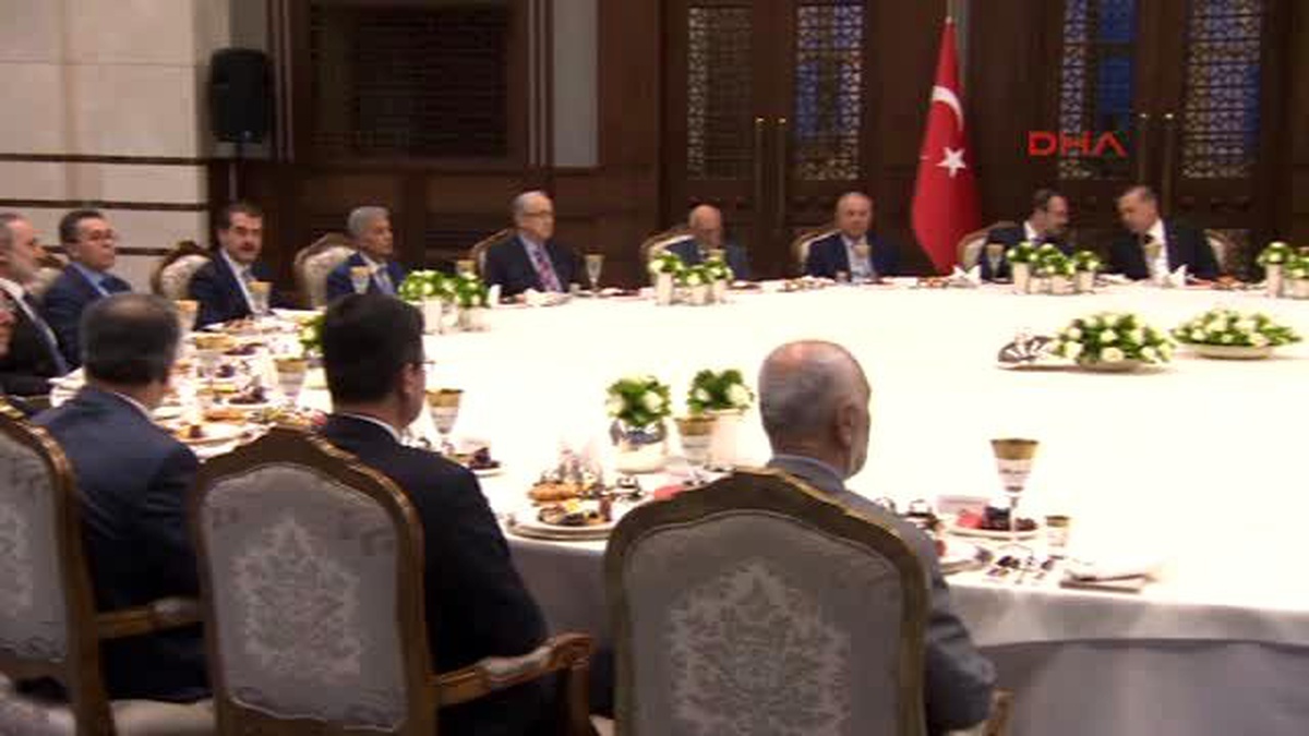 Cumhurbaşkanı Erdoğan, Diyanet İşleri Başkanı Görmez ve İlim Adamlarıyla İftar Yaptı