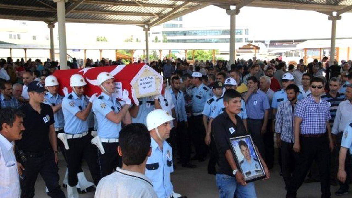 Genç Polis Memuru Girdiği Ameliyat Sonrası Hayatını Kaybetti