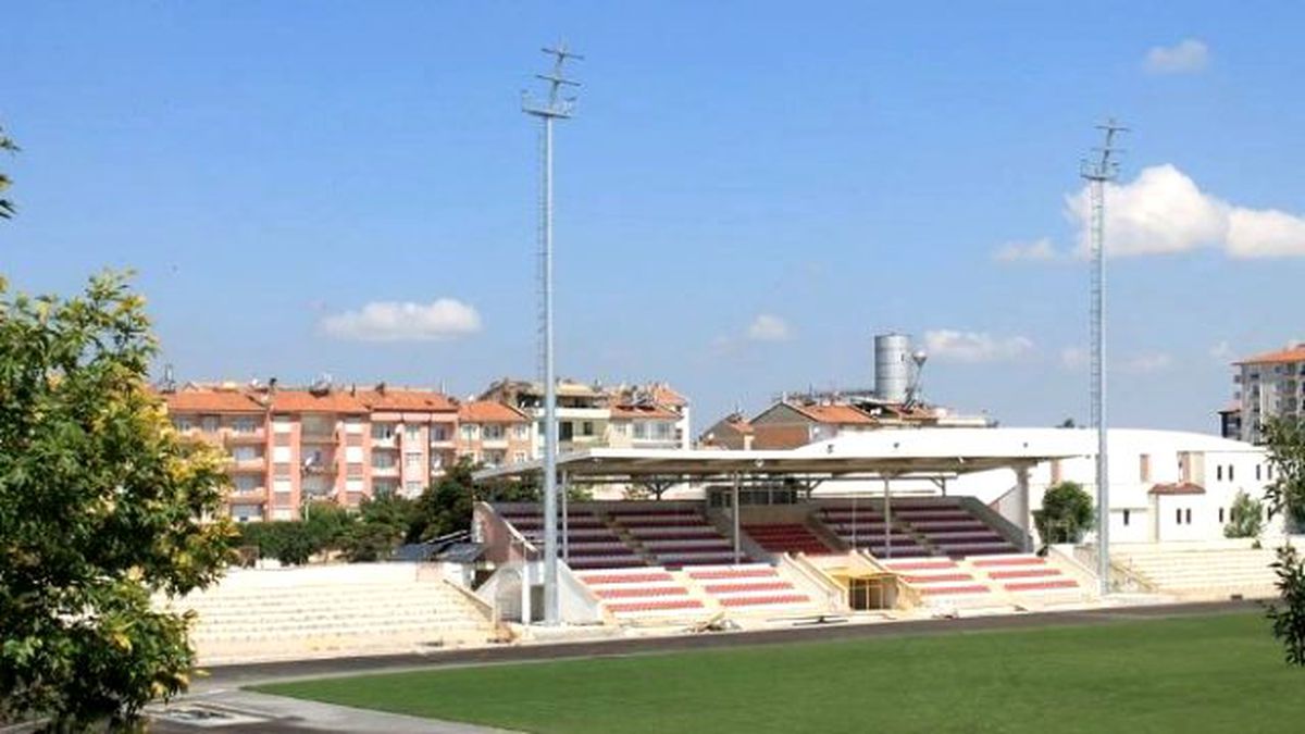 Kemal Kaynaş Stadyumu\'nda Yenileme Çalışmaları