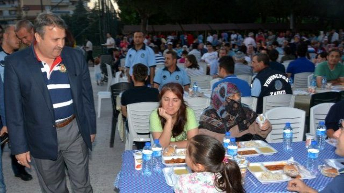 Laleli Mahallesi Sakinleri Başkan Çerçi ile İftar Açtı