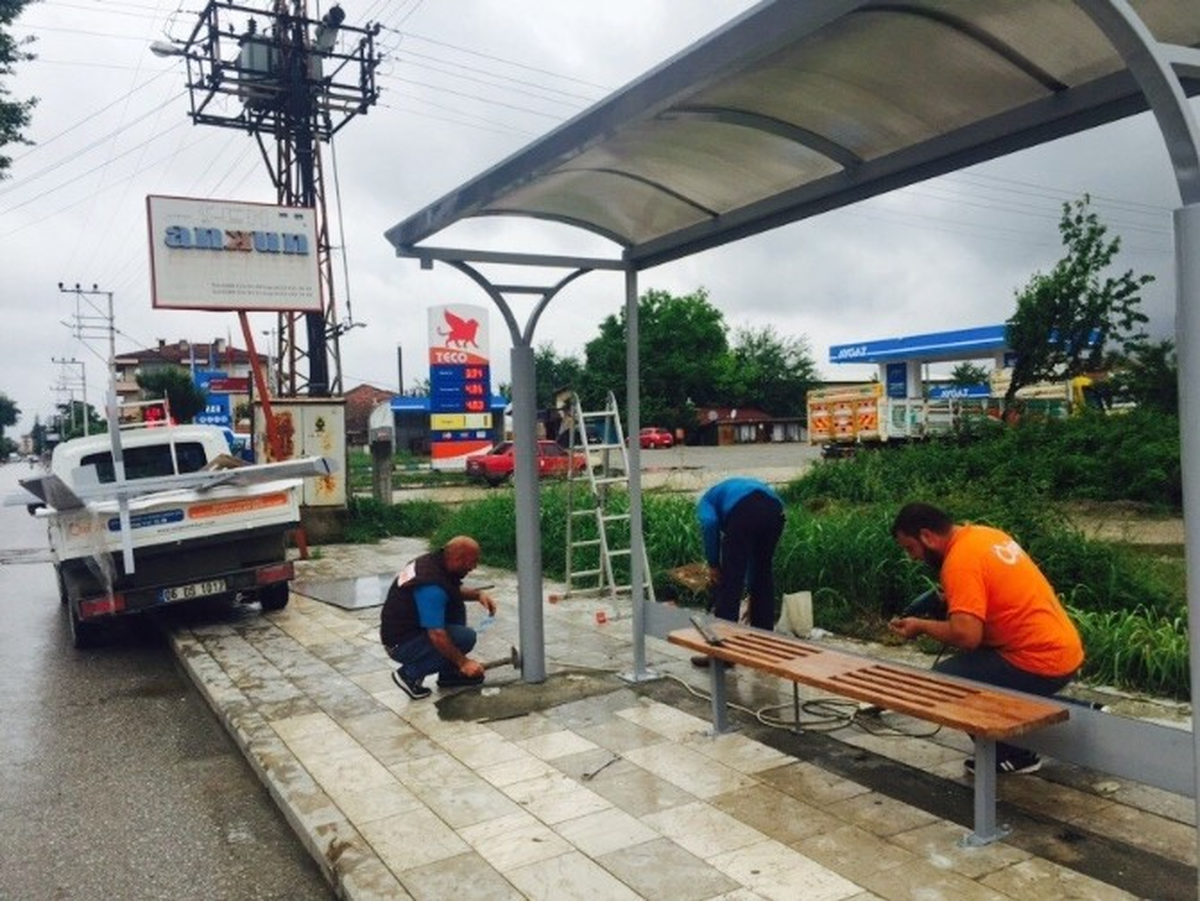 Oxijen Yeni Otobüs Durakları Dikiliyor