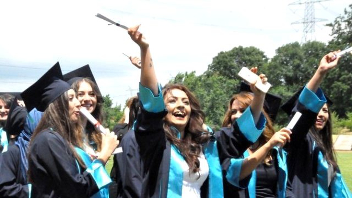 Saü\'de Mezuniyet Coşkusu