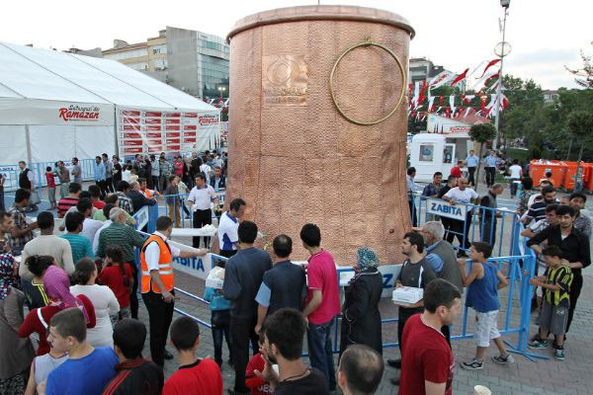 Sultangazi\'ye Dev Çorba Kazanı