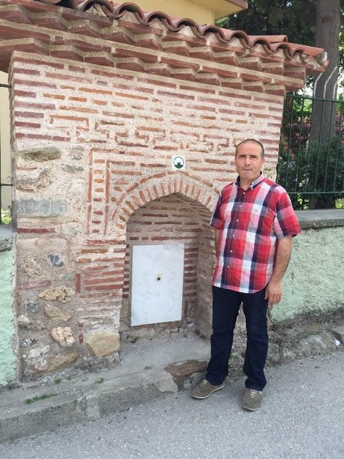 Tarihi Çeşmeler Su Bekliyor