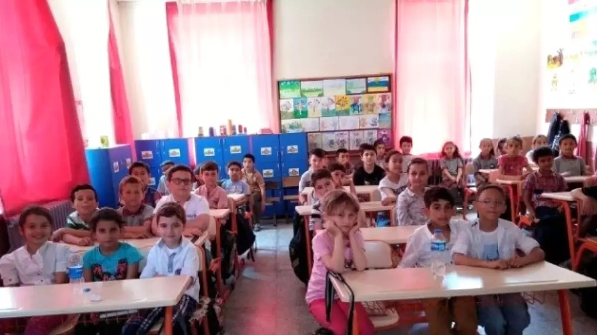 Üç Bine Yakın Öğrenciyi Bilgilendirdiler