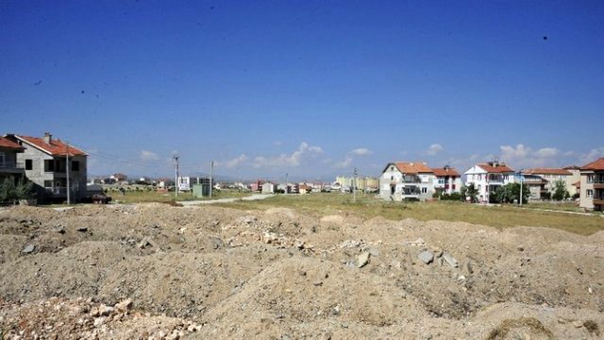 Üniversite Mahallesine Semt Spor Sahası
