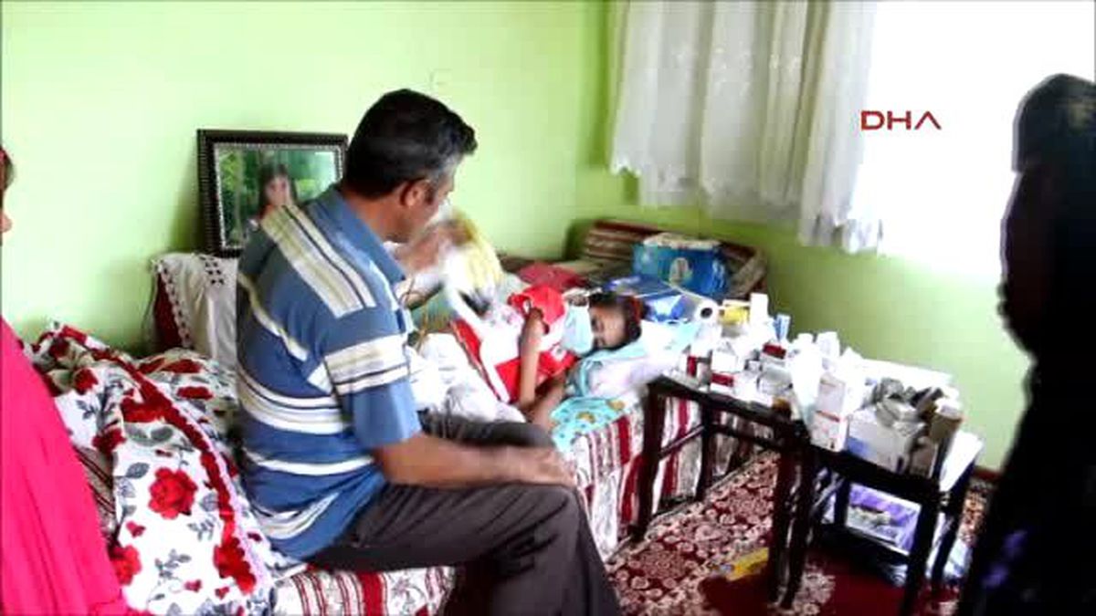 Van Minik Zeynep Akrabasının Ciğeriyle Hayata Tutundu