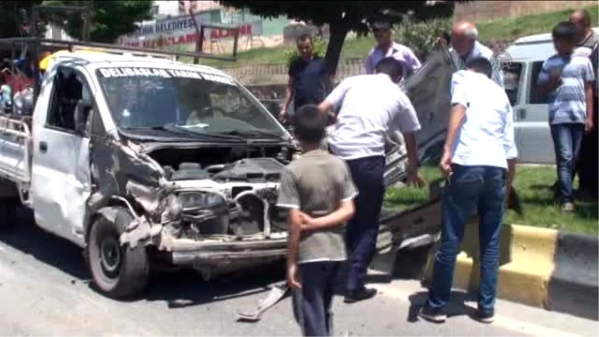 Gaziantep\'te Zincirleme Trafik Kazası: 2 Yaralı
