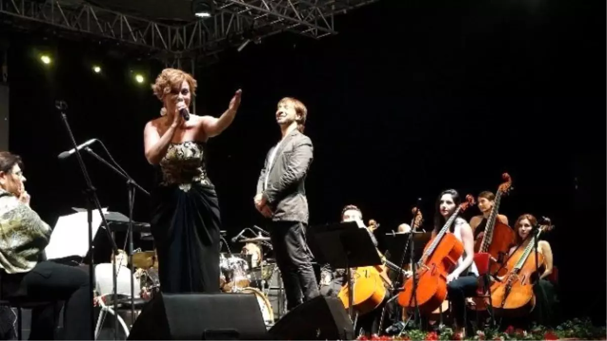 Zuhal Olcay\'dan Güneş Festivalinde Muhteşem Konser