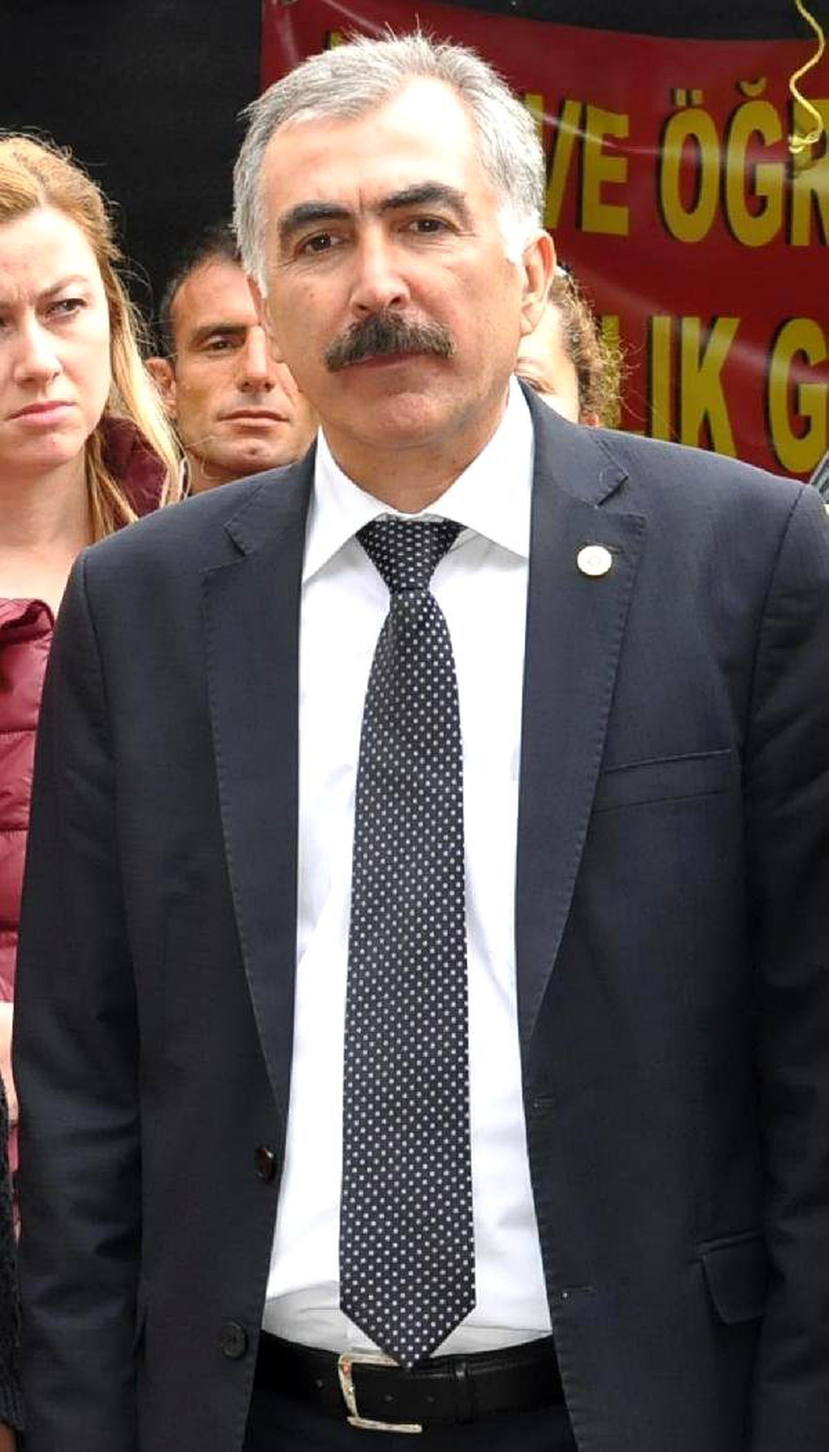 Açlık Grevindeki Öğretmene Eğitim-Sen\'den Destek