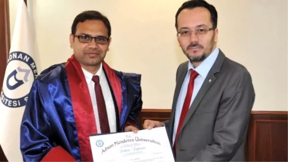 Adü'nün İlk Yabancı Doktora Mezunu Ejaz Ahmad Oldu?