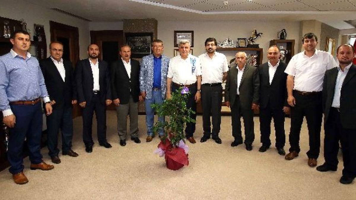 Başkan Karaosmanoğlu Minibüsçüleri Ağırladı