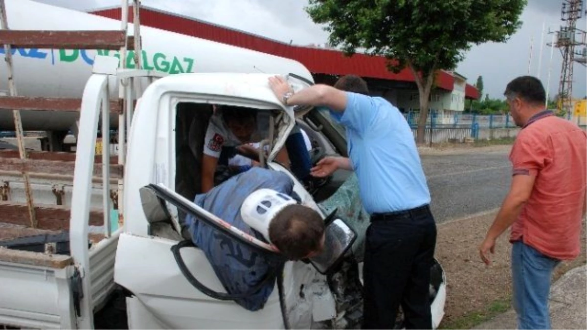 Bayramiç\'te Trafik Kazası; 2 Yaralı