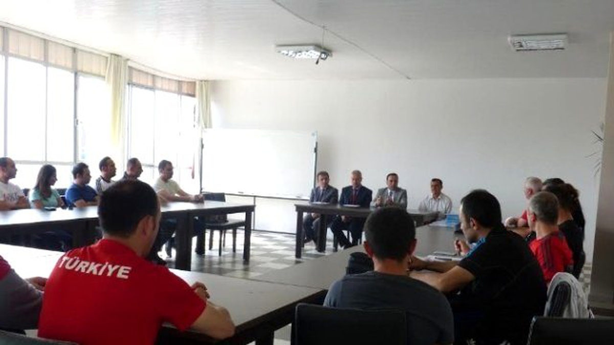 Bilecik Gençlik Hizmetleri ve Spor İl Müdürlüğünde Antrenörler Toplantısı