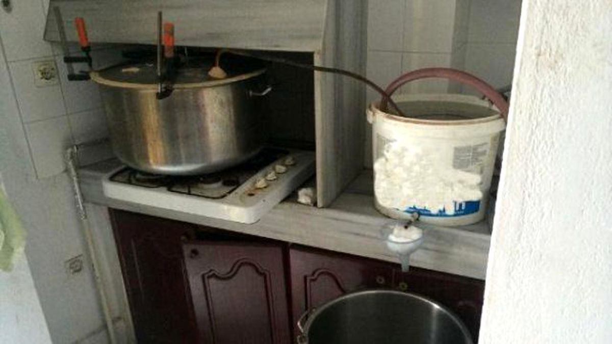 Bursa\'da 80 Litre Kaçak Rakı Ele Geçirildi