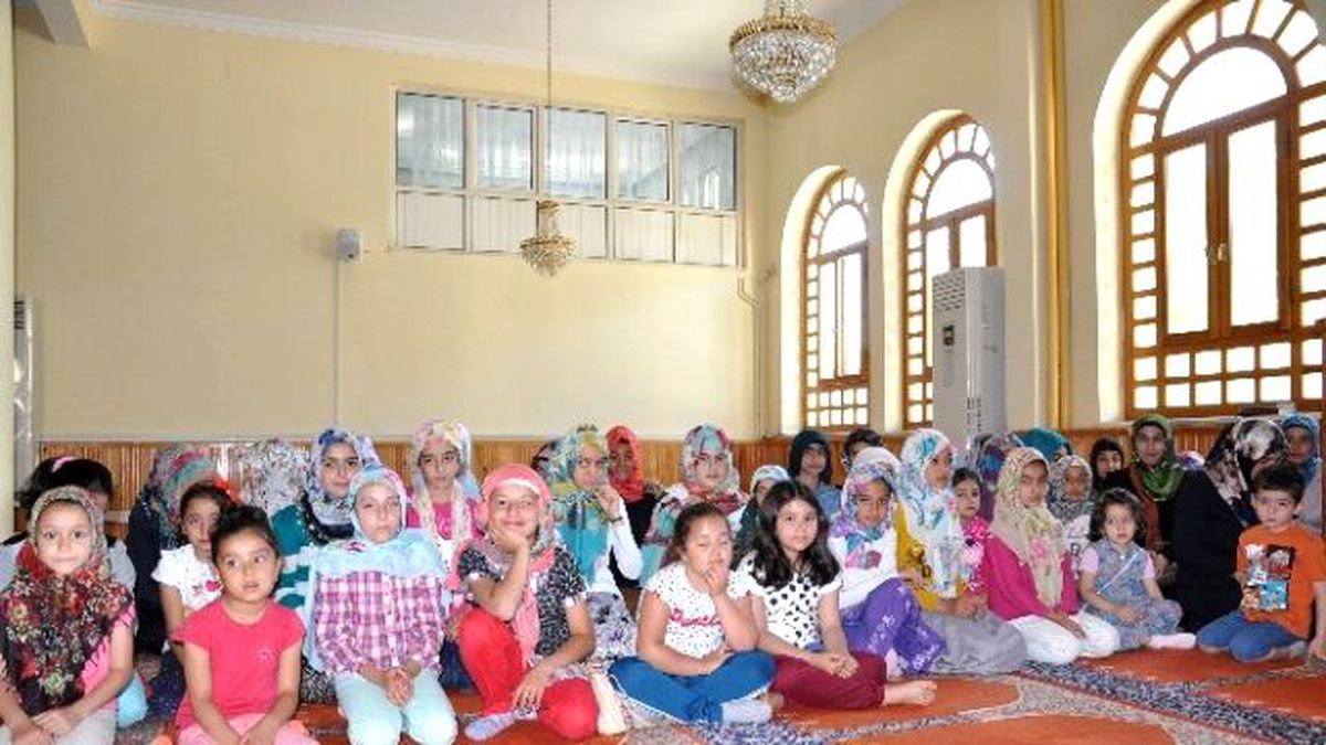 Çocukların Kur\'an Öğrenme Heyecanı Başladı