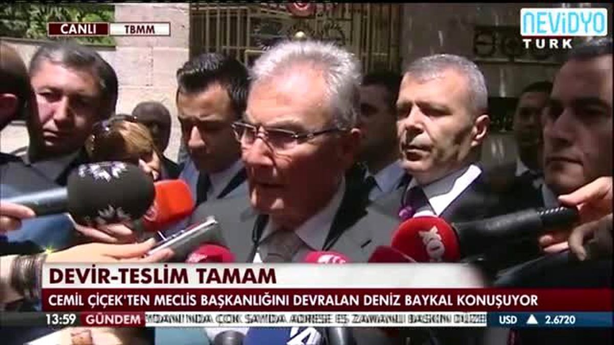 Deniz Baykal\'ı Kızdıran Soru
