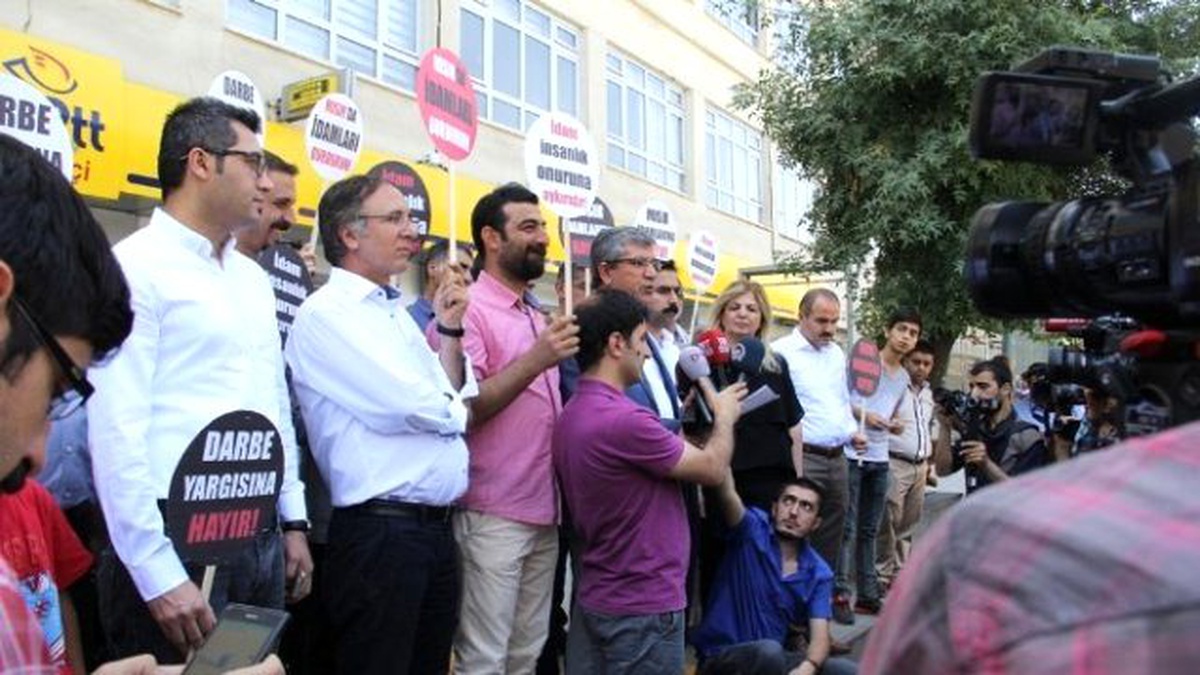 Diyarbakır Barosu\'ndan Mursi ve İhvan Yetkilileri İçin Açıklama