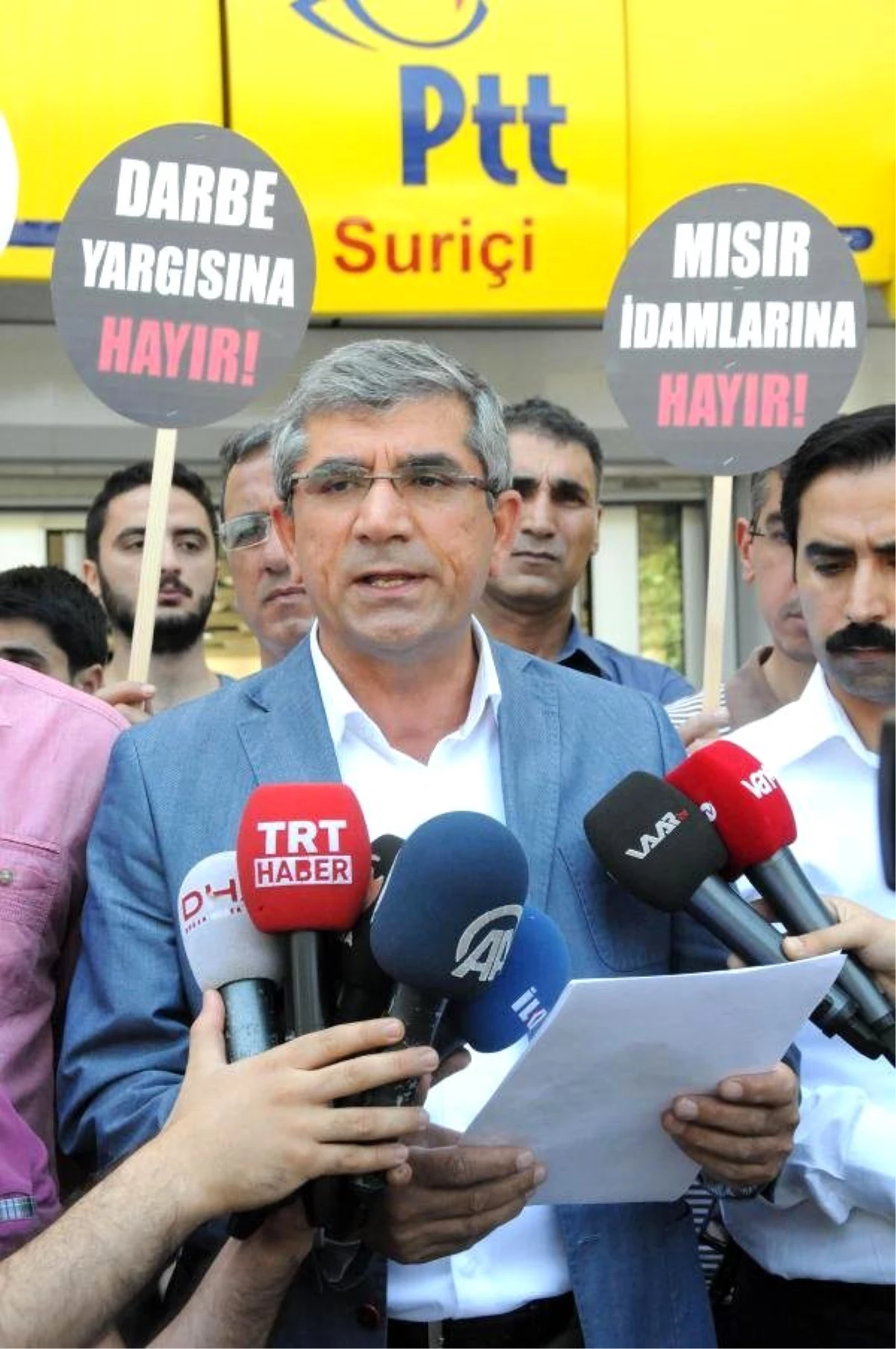 Diyarbakırlı Avukatlardan Mursi İçin Faks Eylemi