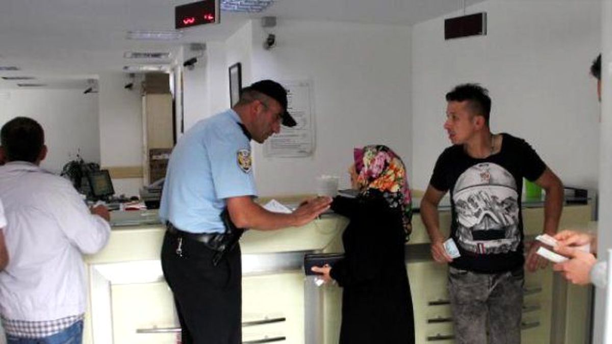 Dolandırılmaktan Polis Kurtardı