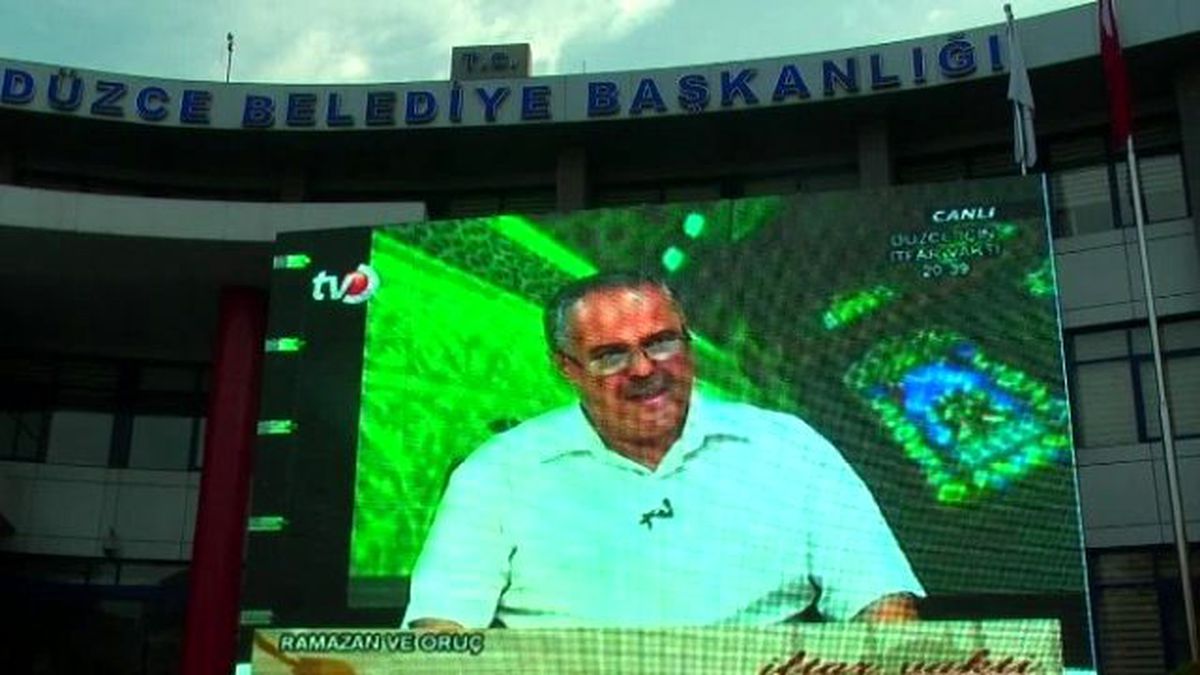 Düzce Tv Kent Merkezinde Dev Ekranlarda