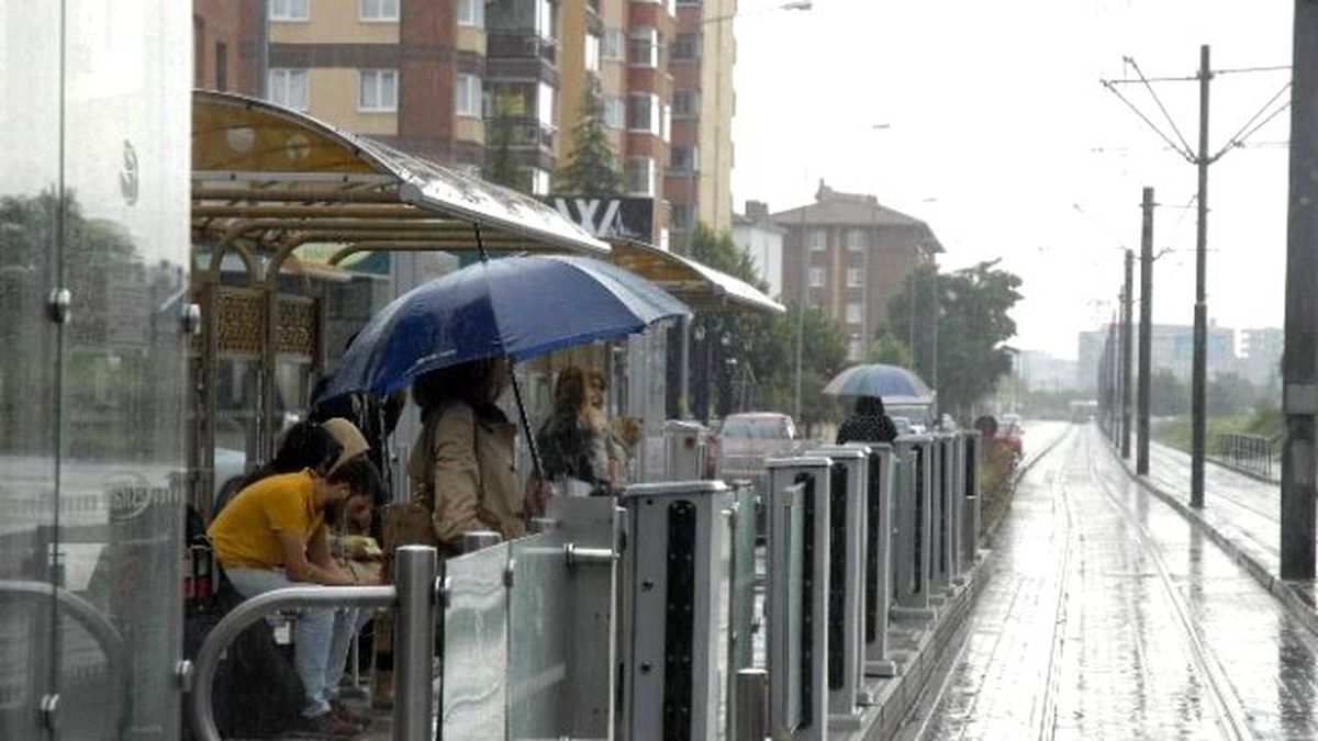 Eskişehir Yağmura Teslim Oldu