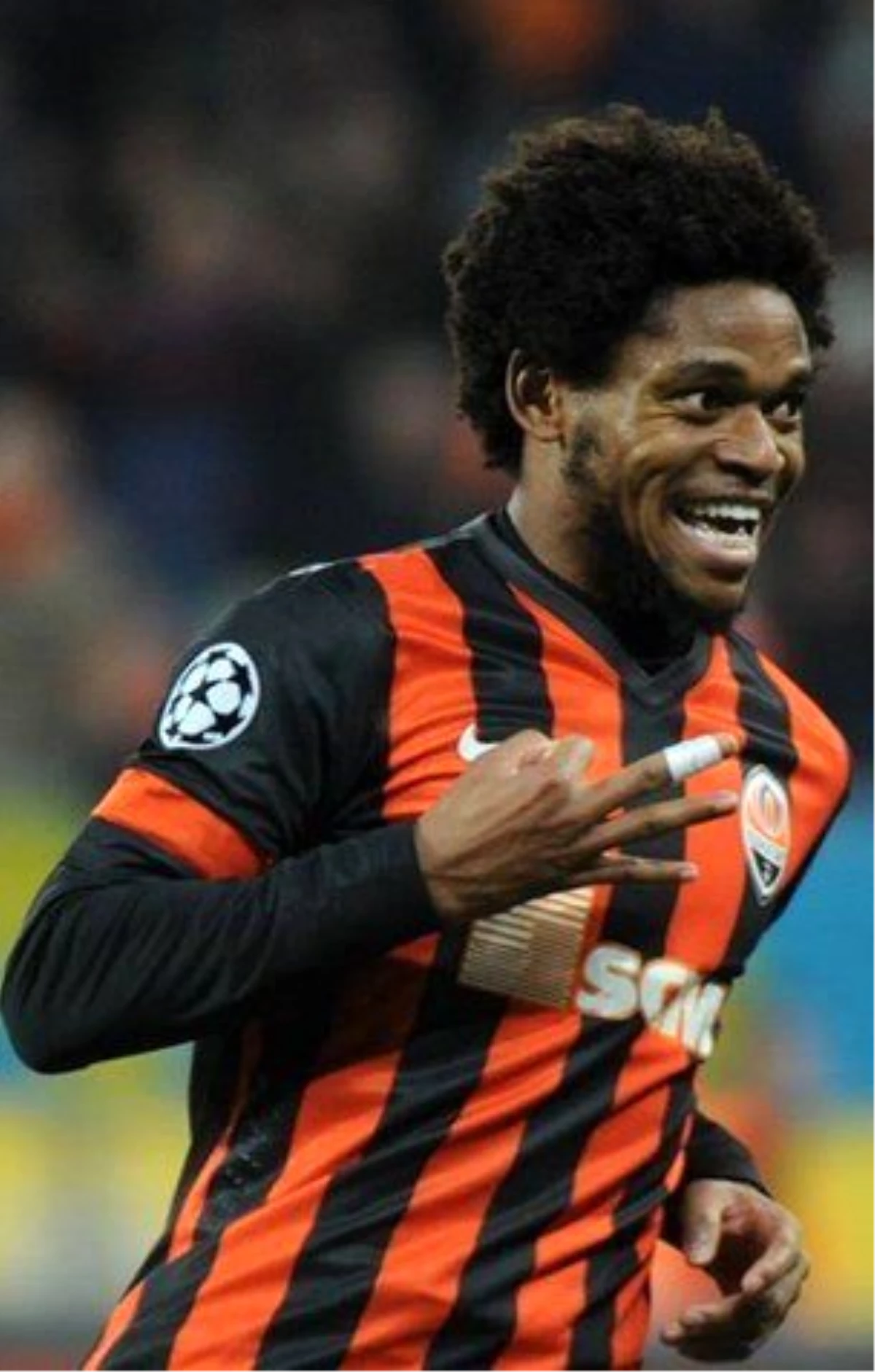 Fenerbahçe\'den Luiz Adriano\'ya 30 Milyon Euroluk Mukavele