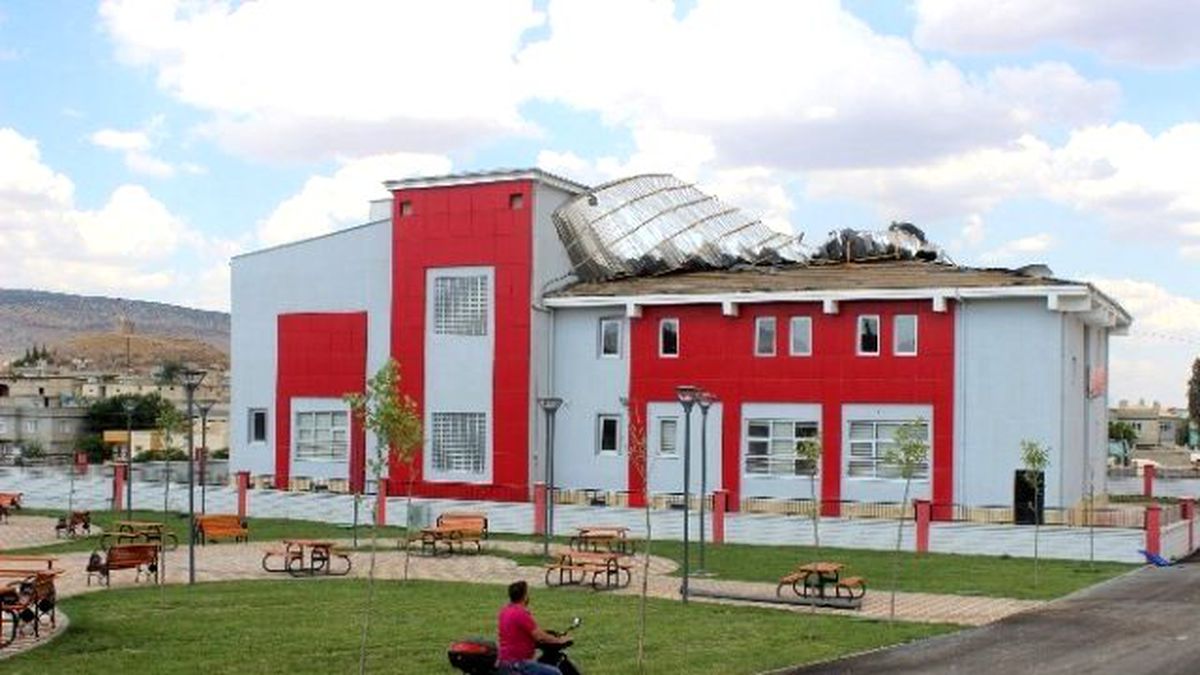 Gaziantep\'te Rüzgar Çatıyı Uçurdu