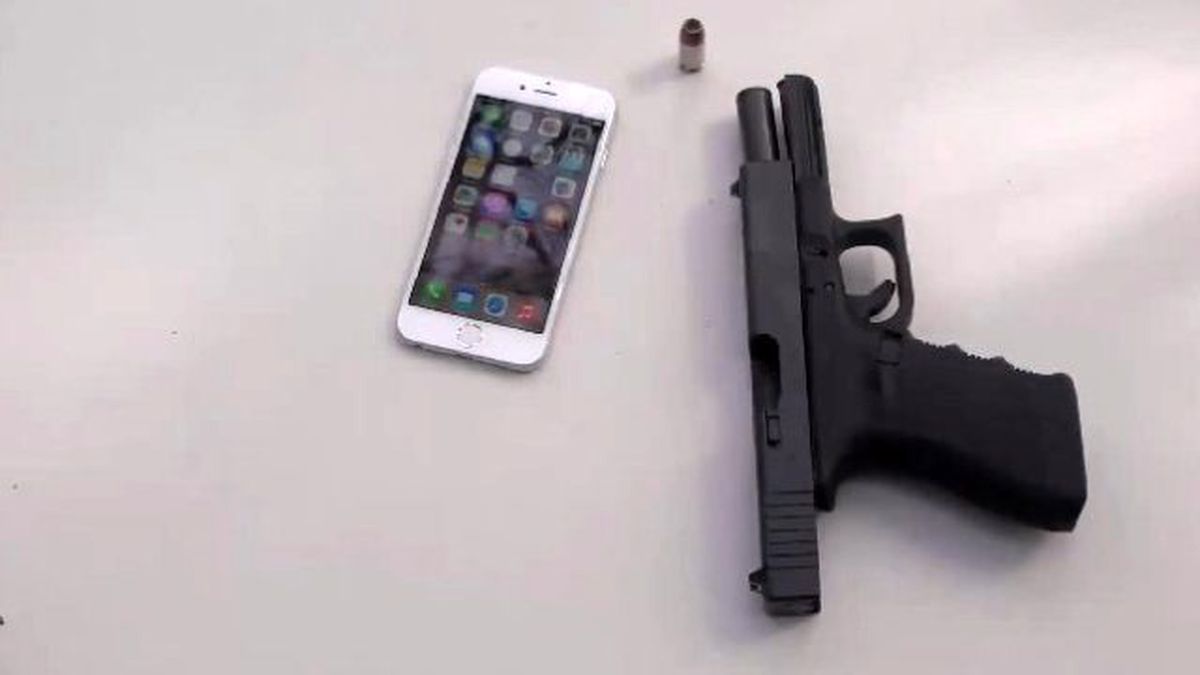 iPhone 6'ya Silahla Ateş Edilirse Ne Olur