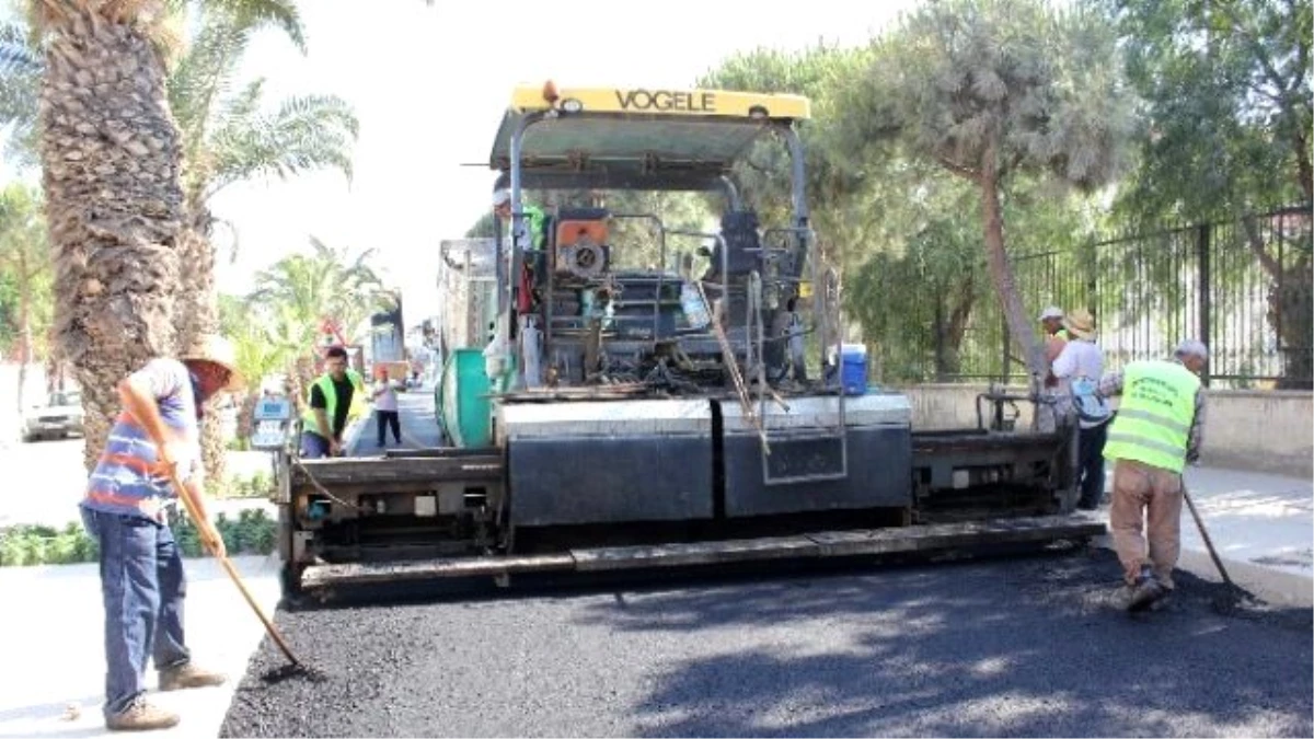 İzmir Büyükşehir Belediyesi Urla Caddelerini Asfaltlıyor