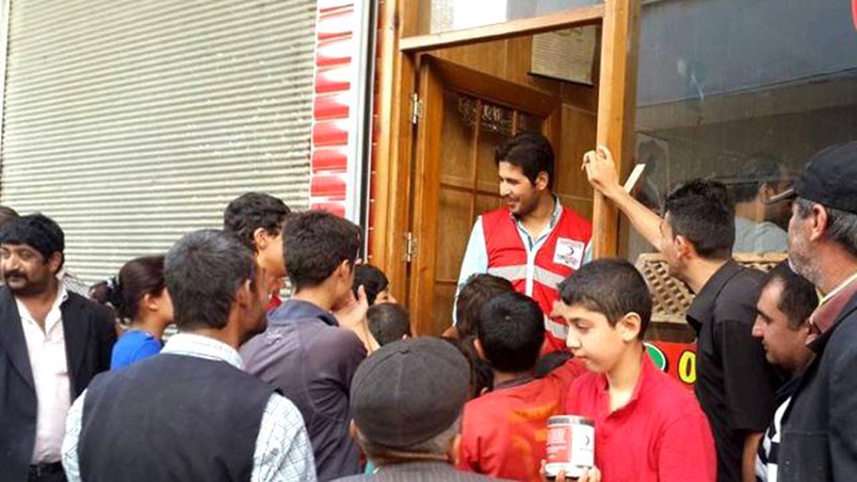 Kızılay, 300 Yoksul Aileye Kavurma Ve Pide Dağıttı