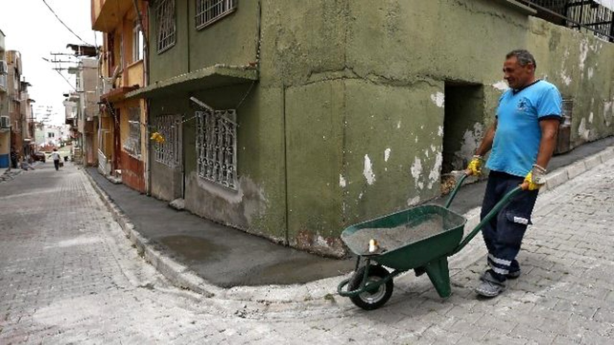 Konak\'ta Vatandaş İstedi Kaldırımlar Değişti