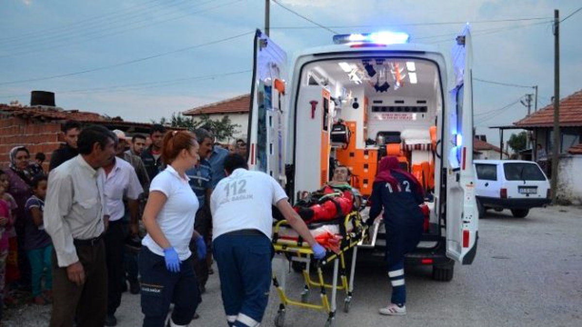 Motosikletle Otomobil Kafa Kafaya Çarpıştı: 1 Yaralı