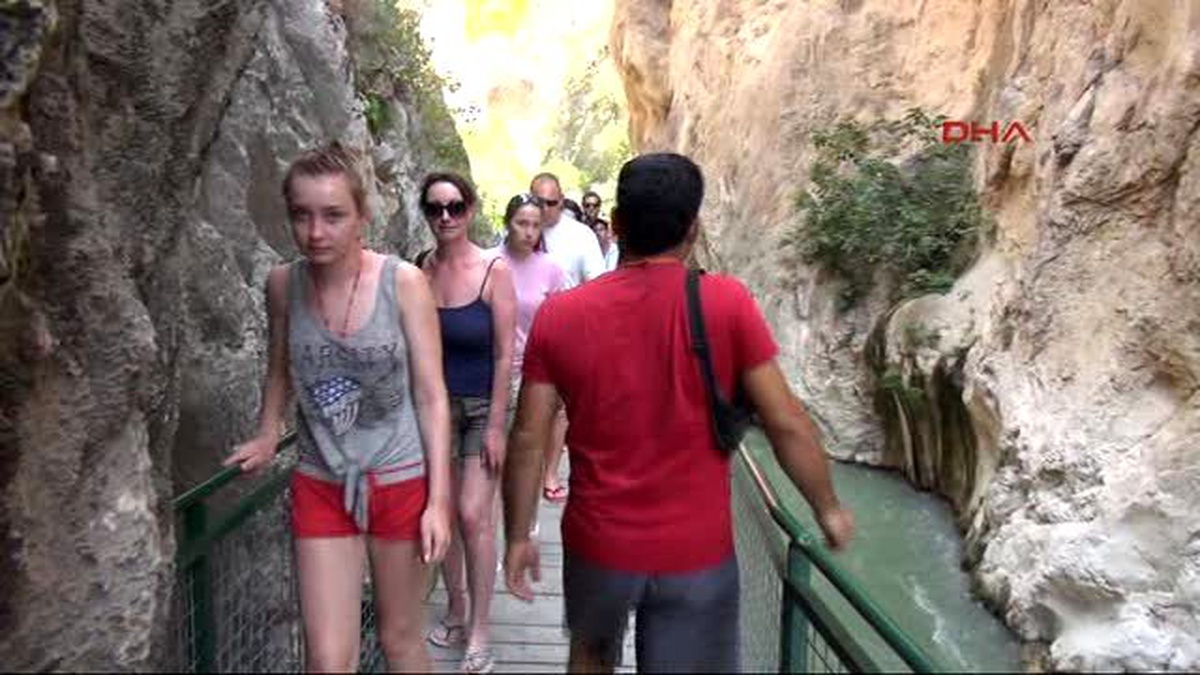 Saklıkent Kanyonu\'na Ziyaretçi Akını